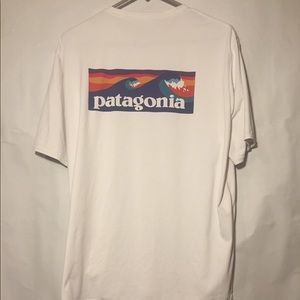 Men’s large Patagonia white shirt wave